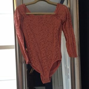 Hollister three quarter length sleeve body suit !